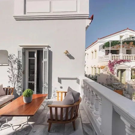 Elayio Old Town Aparthotel Tinos