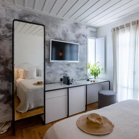 Elayio Old Town Aparthotel