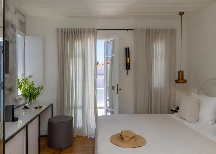 Elayio Old Town 3* Tínos